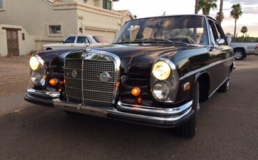 Mercedes-Benz-W108-250SE-1967-2