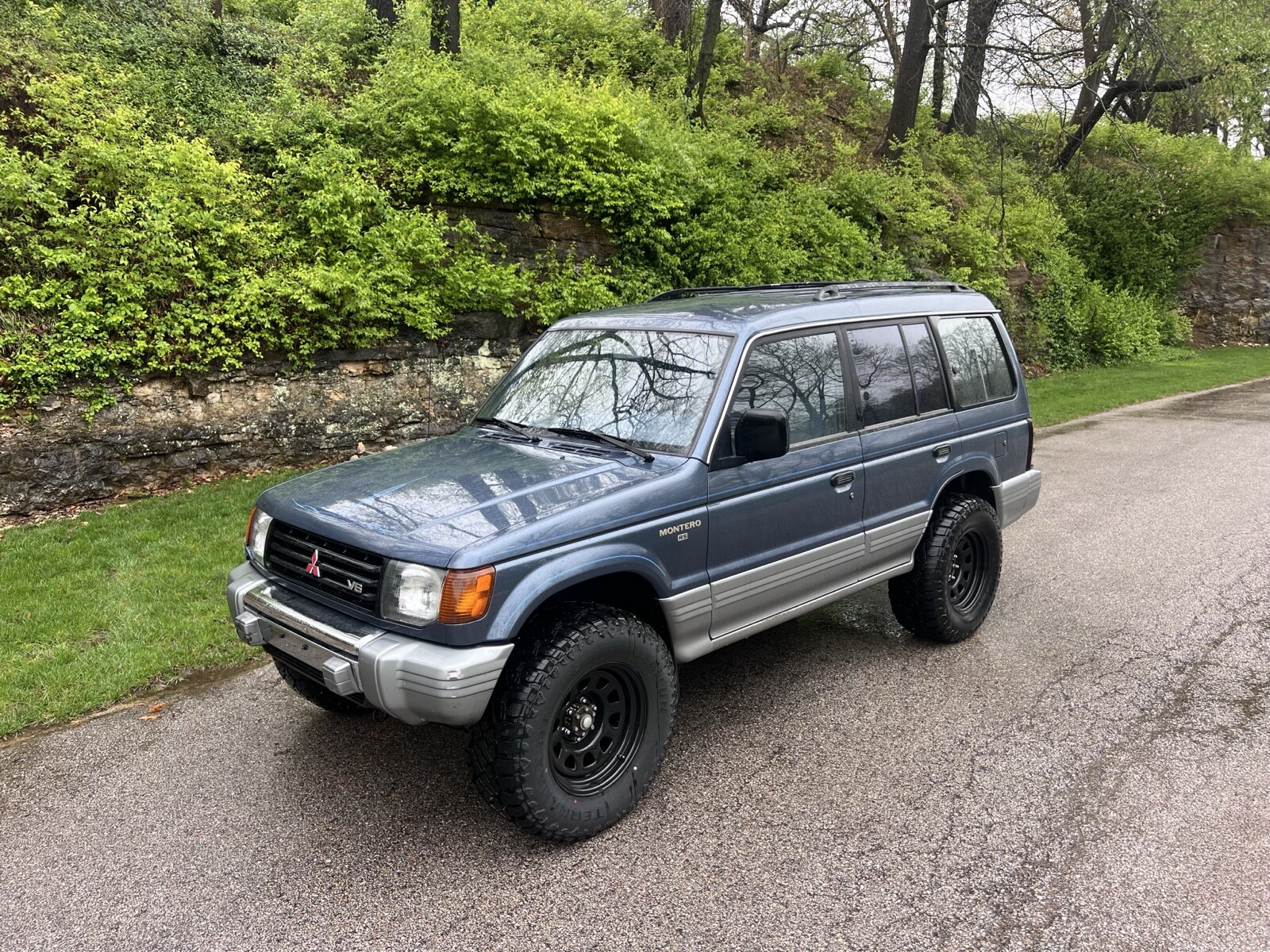 Mitsubishi-Montero-1993-1