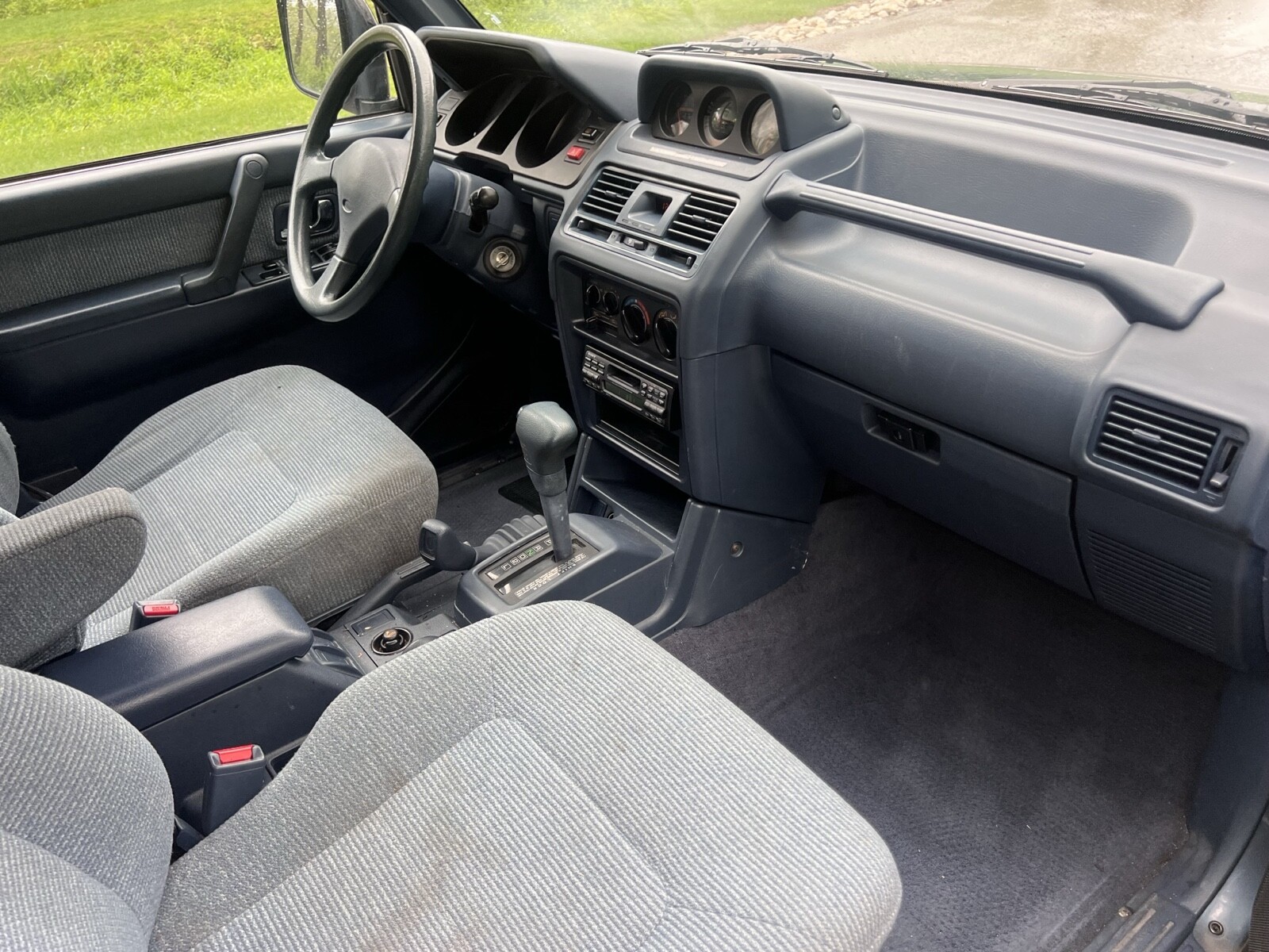 Mitsubishi-Montero-1993-17