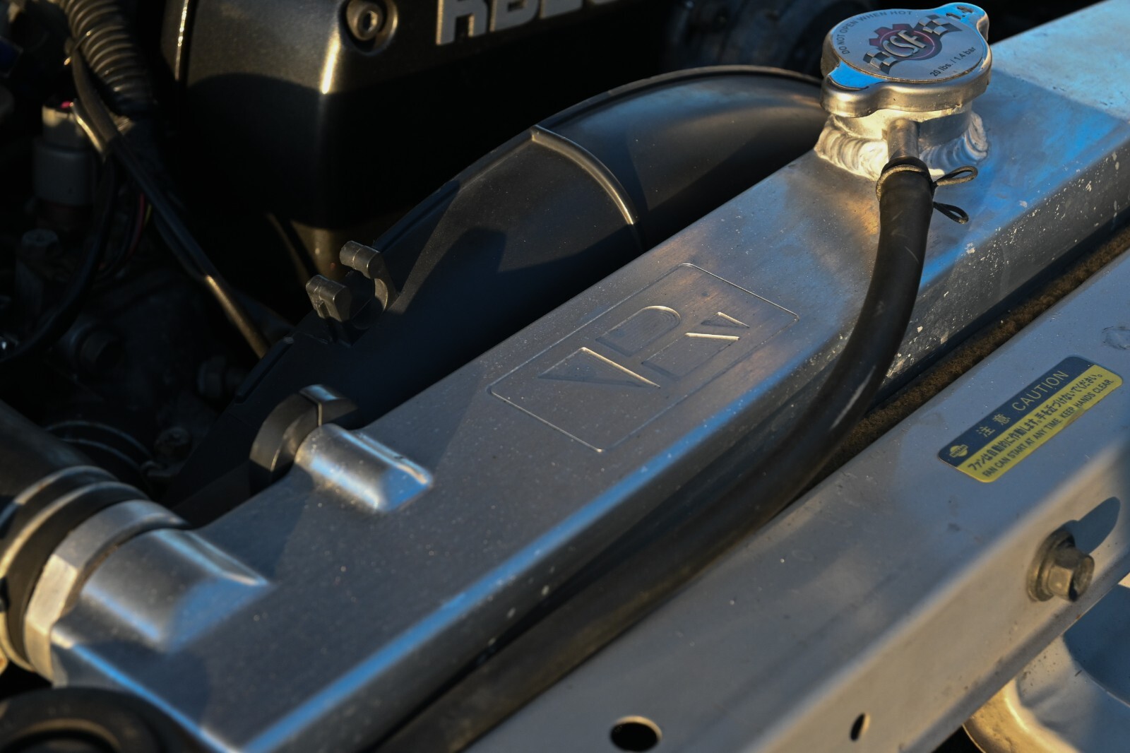 Nissan-GT-R-1995-25