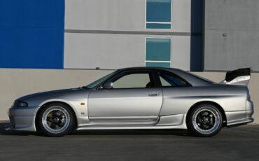 Nissan-GT-R-1995-4