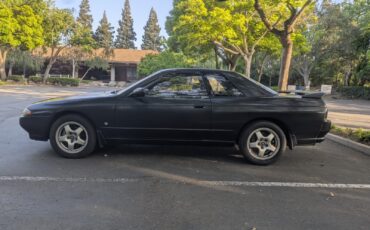 Nissan-Skyline-1990-3