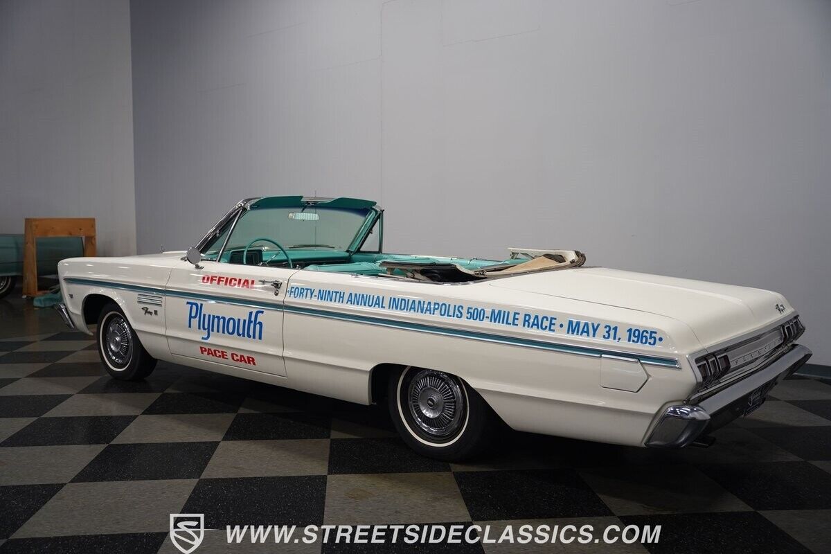 Plymouth-Fury-1965-11