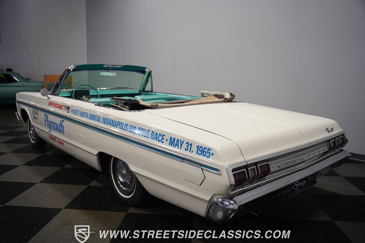 Plymouth-Fury-1965-12