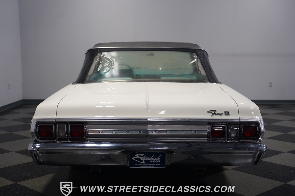 Plymouth-Fury-1965-13