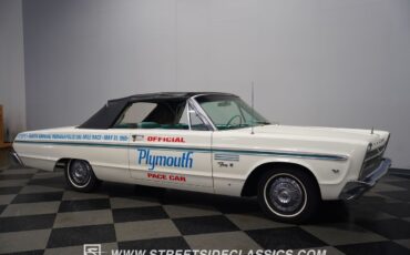 Plymouth-Fury-1965-18