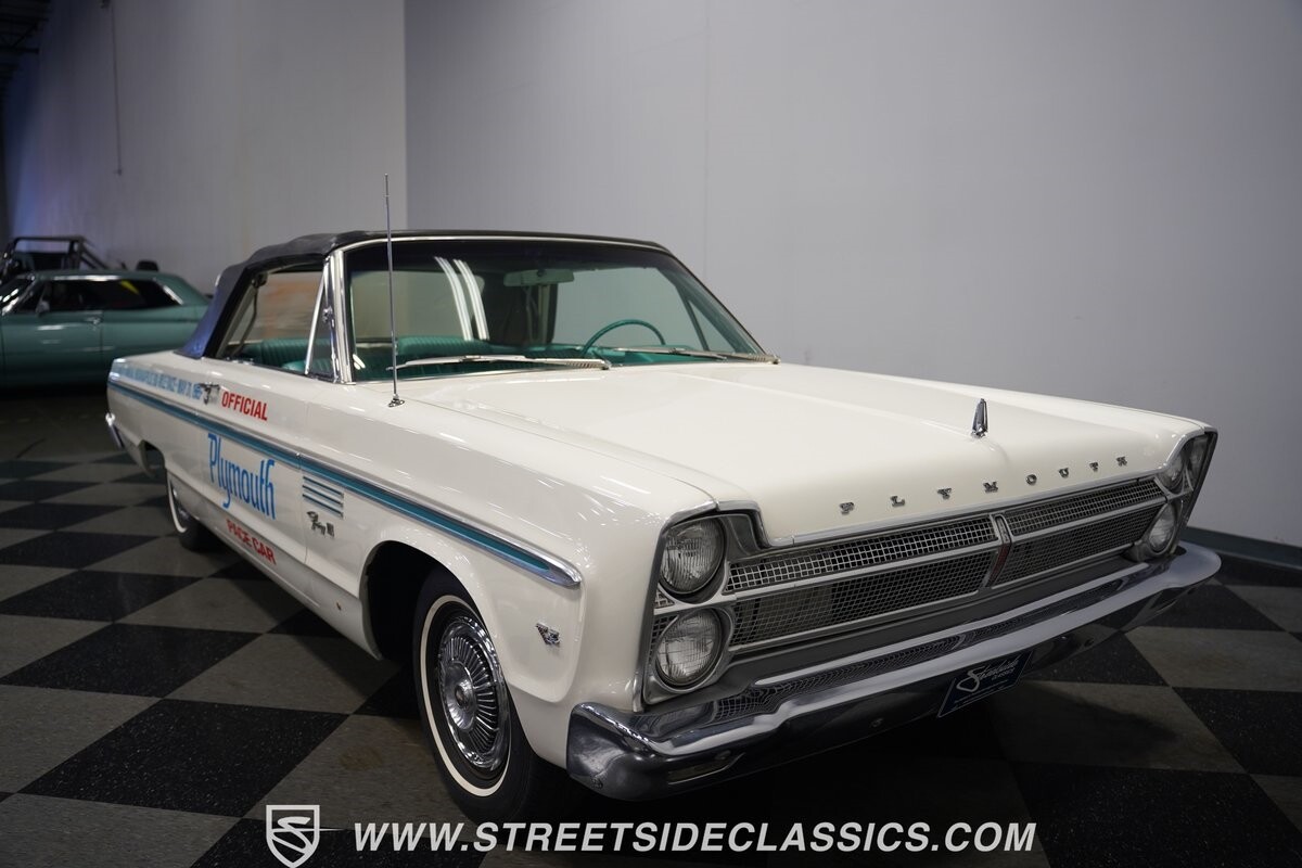 Plymouth-Fury-1965-20