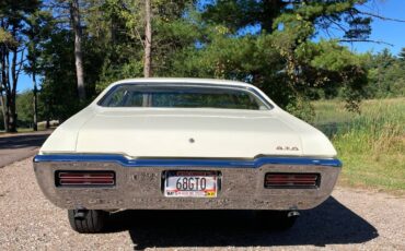 Pontiac-Gto-1968-white-113298-9