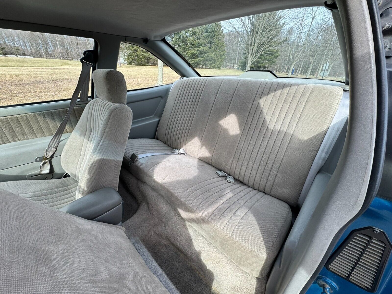 Pontiac-Sunbird-1993-22
