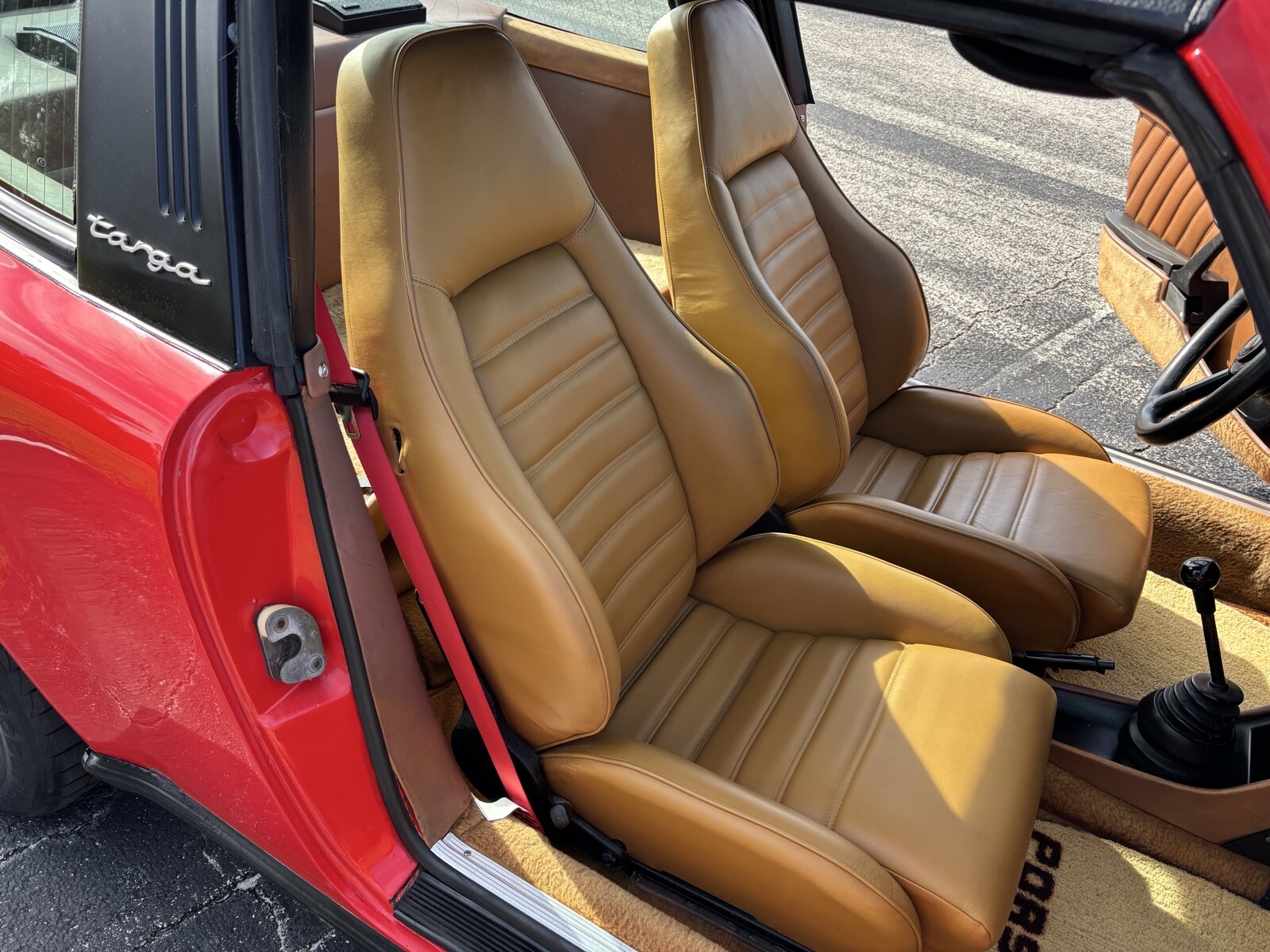 Porsche-911-1977-27