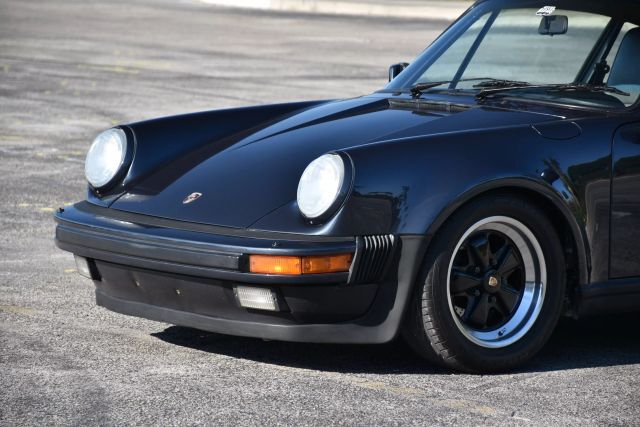 Porsche-911-1987-11