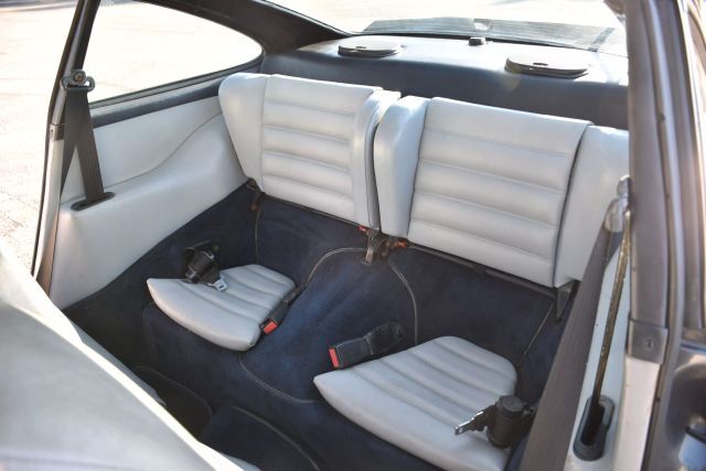 Porsche-911-1987-21