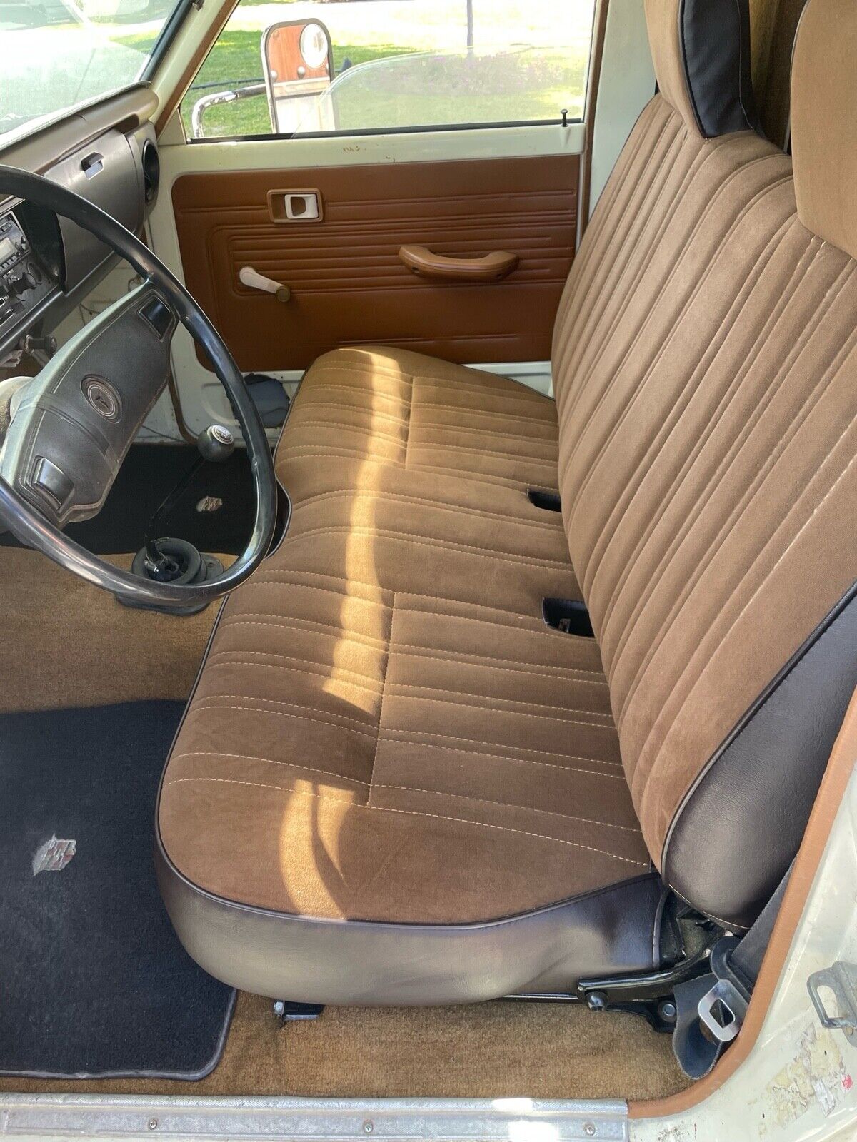 Toyota-Hilux-1979-10