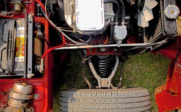 Triumph-Spitfire-1977-red-90123-6