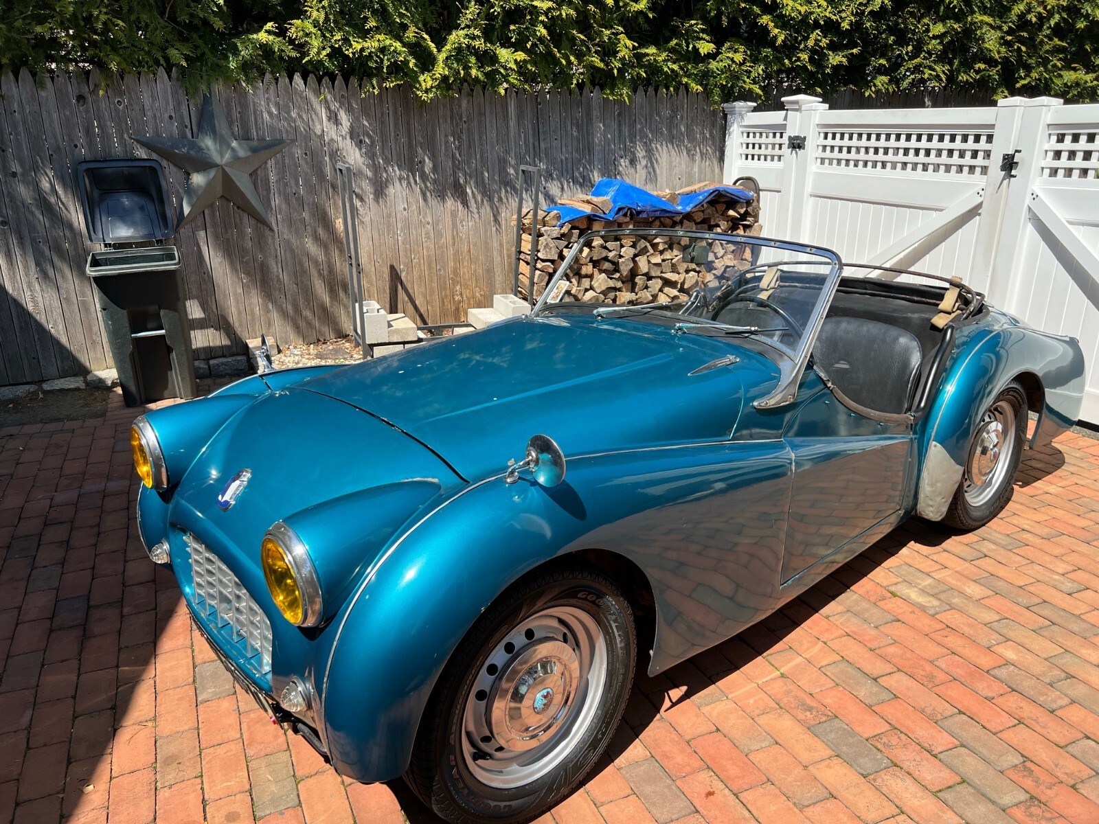 Triumph-TR3-1957-8