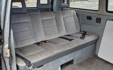 Volkswagen-BusVanagon-1987-9