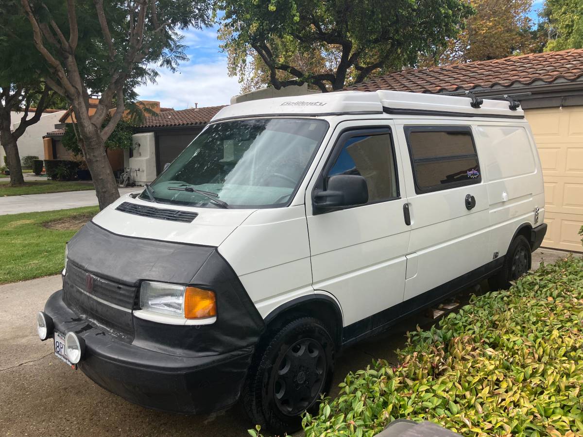 Volkswagen-Eurovan-camper-1995-white-19