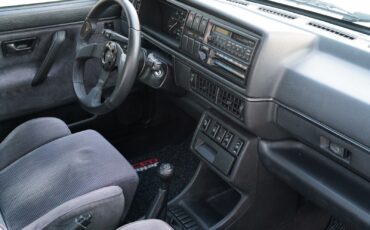 Volkswagen-Jetta-1991-18