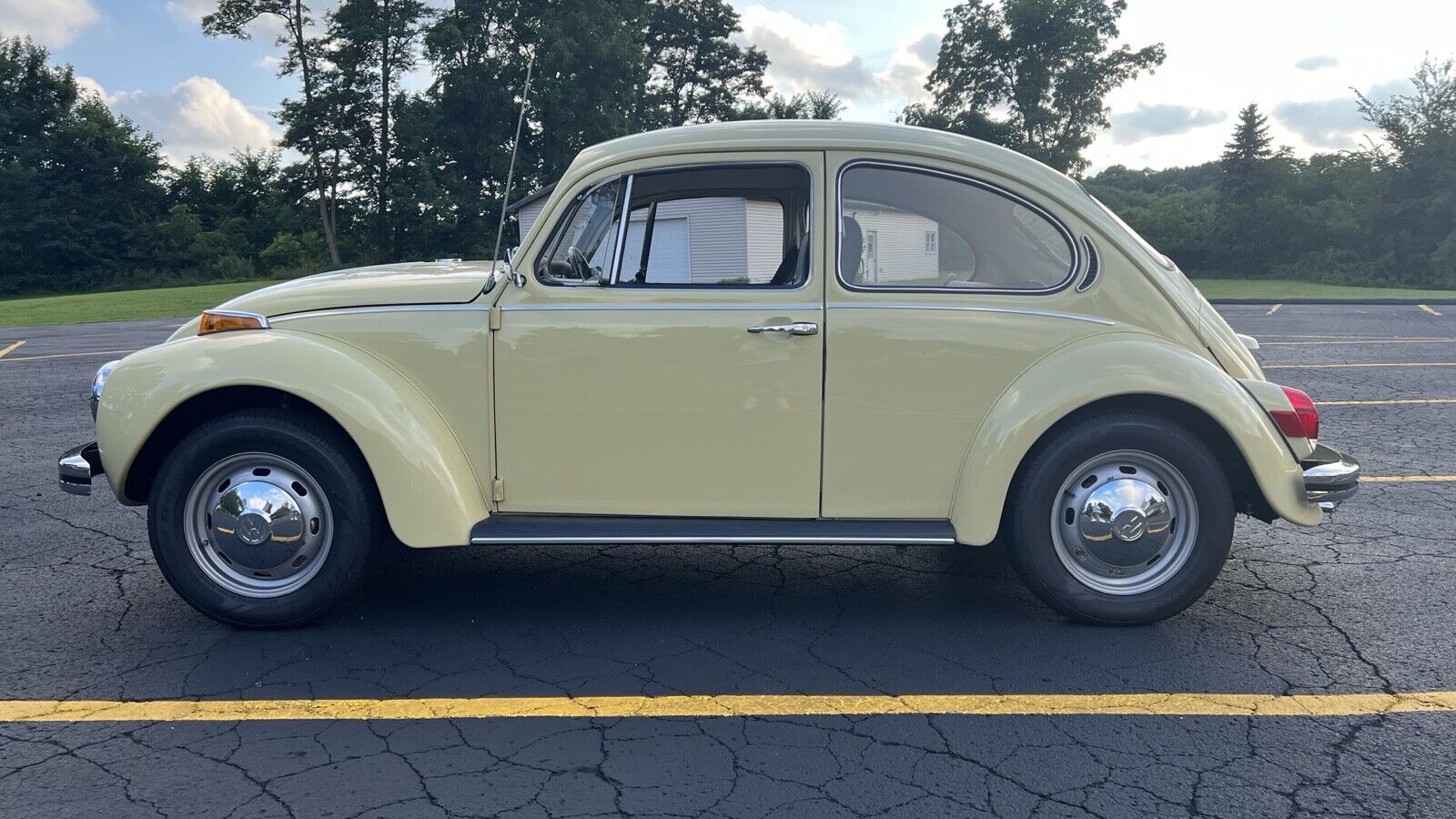 Volkswagen-Super-Beetle-1971-3