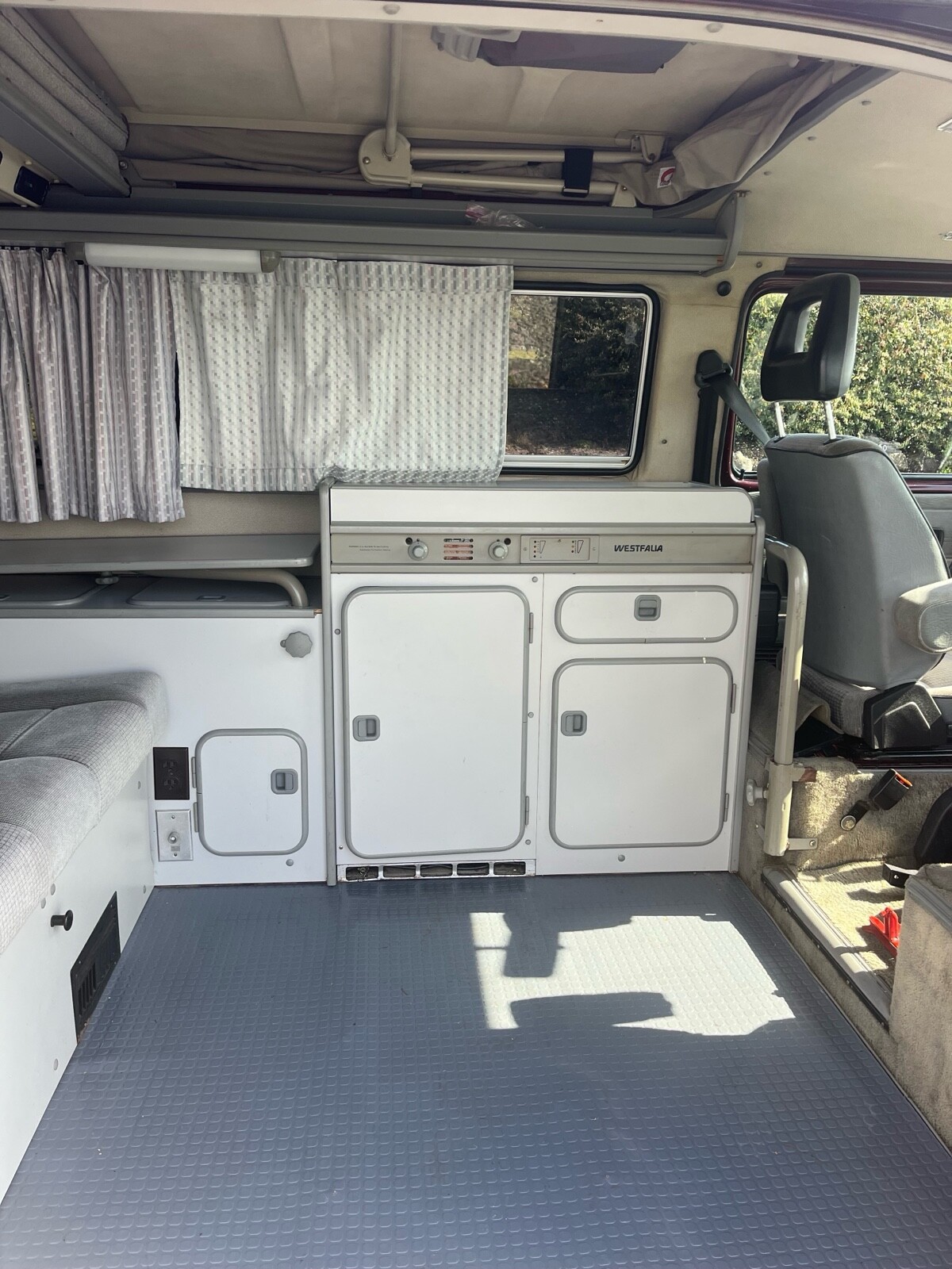 Volkswagen-Vanagon-1991-18