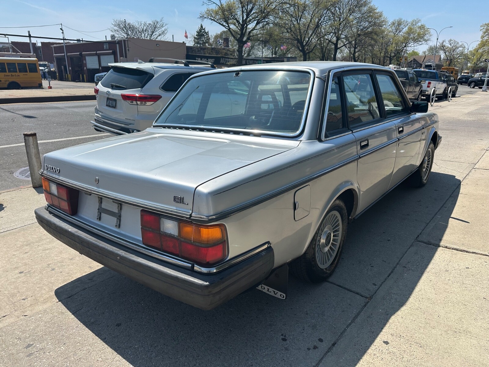 Volvo-240-1985-5