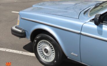 Volvo-Coupe-1981-10