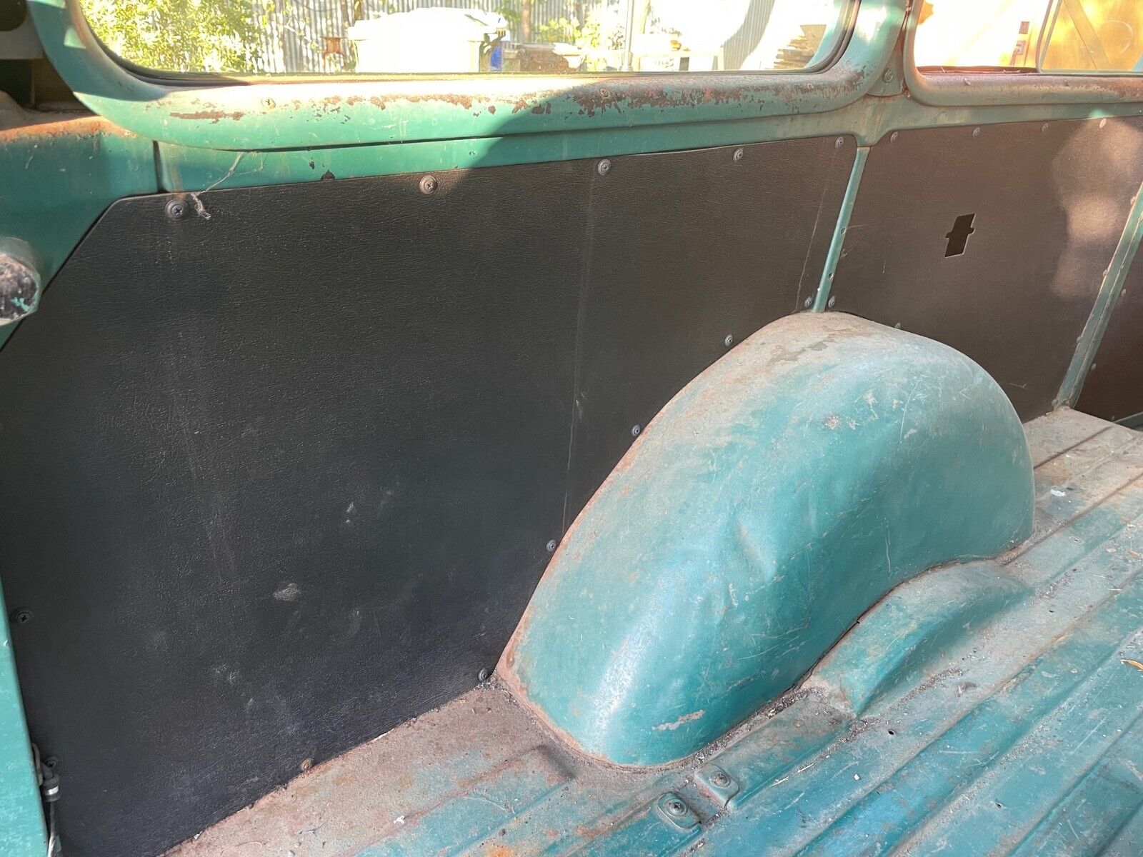 Willys-OVERLAND-WAGON-1951-29