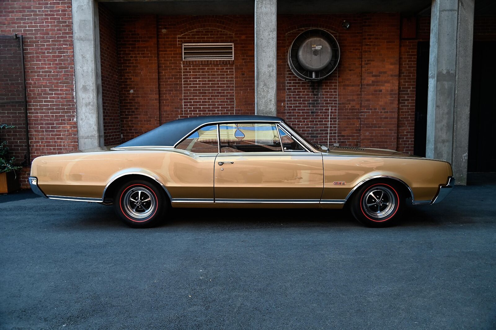 4-4-2-Oldsmobile-1967-3