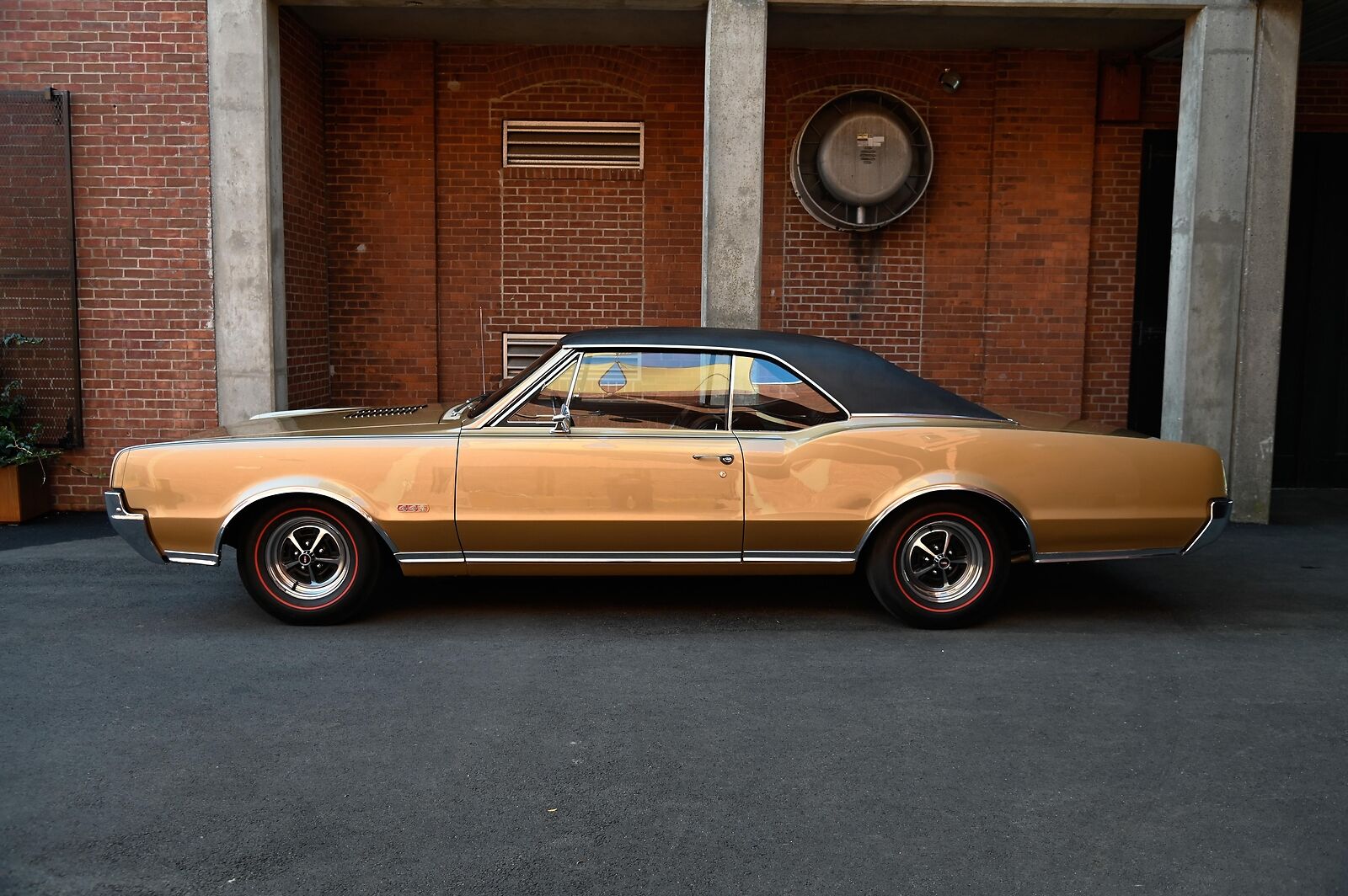 4-4-2-Oldsmobile-1967-7