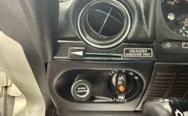 450-SL-Mercedes-1976-19