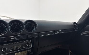 450-SL-Mercedes-1976-33