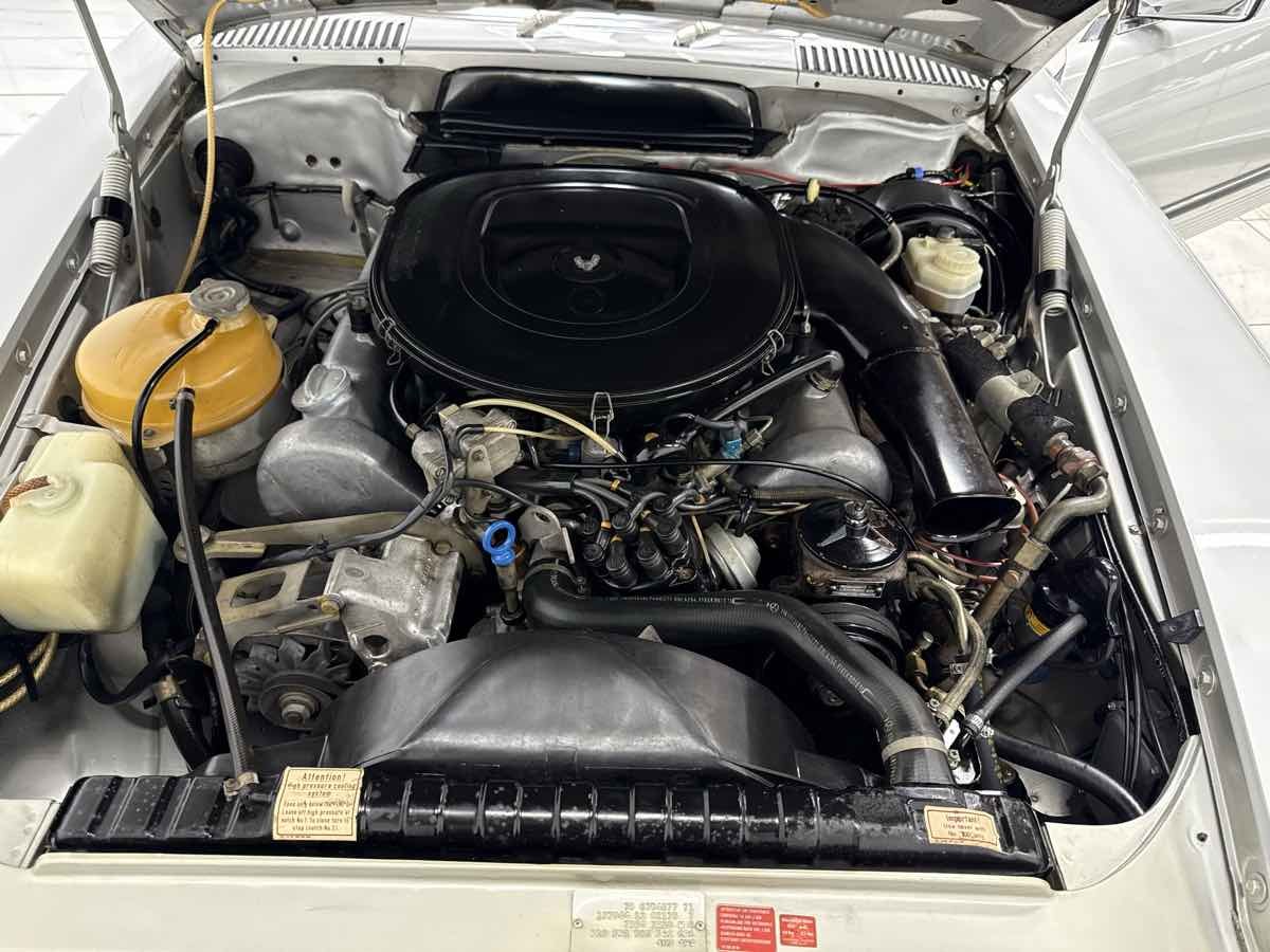 450-SL-Mercedes-1976-34
