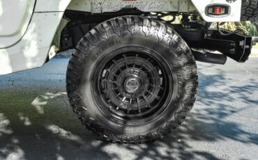AM-General-Hummer-H1-1995-38