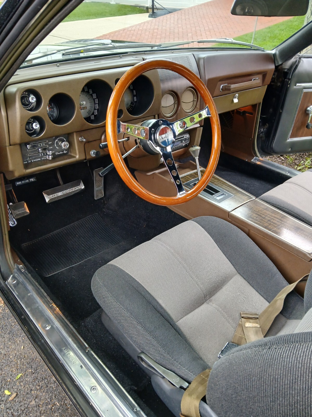 AMC-AMX-1969-Coupe-10