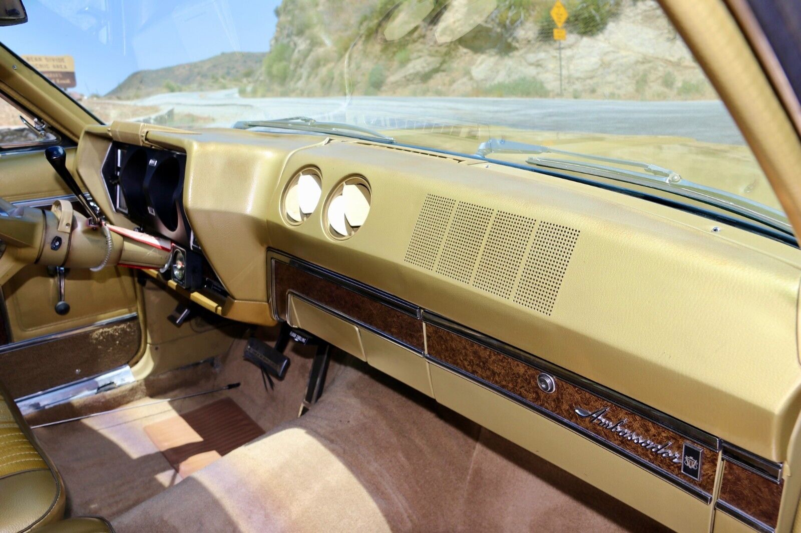 AMC-Ambassador-1968-Coupe-32