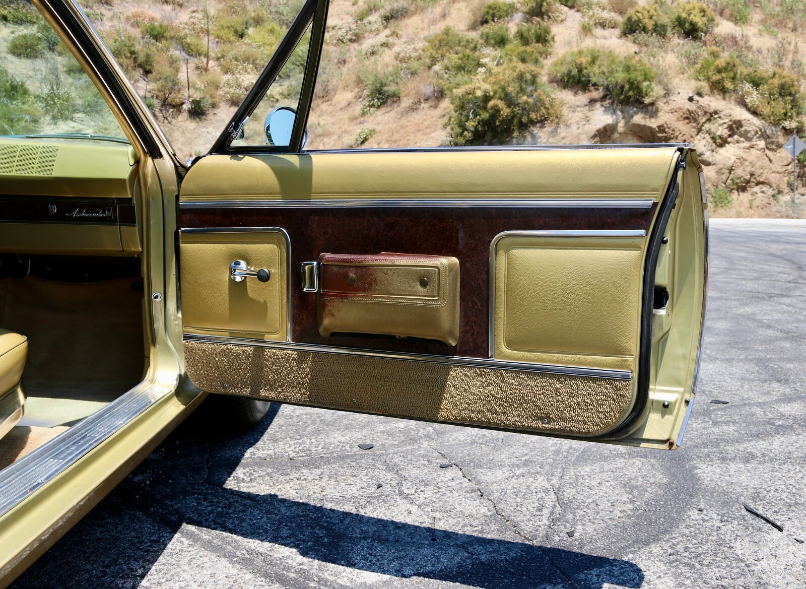 AMC-Ambassador-1968-Coupe-34
