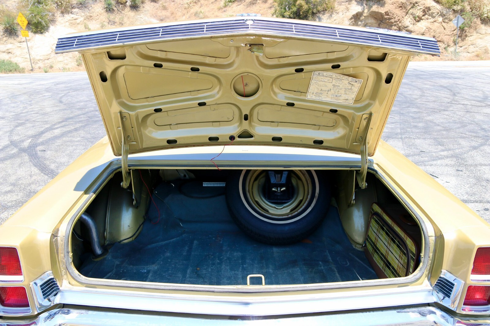 AMC-Ambassador-1968-Coupe-36