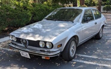 Alfa-Romeo-Alfetta-1976-Coupe-6
