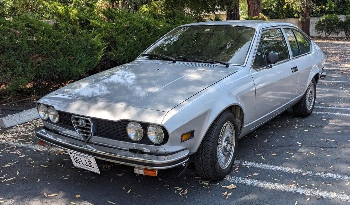 Alfa-Romeo-Alfetta-1976-Coupe-6
