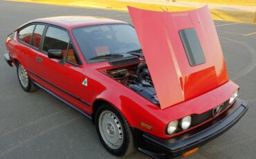 Alfa-Romeo-GTV-6-1984-Coupe-14