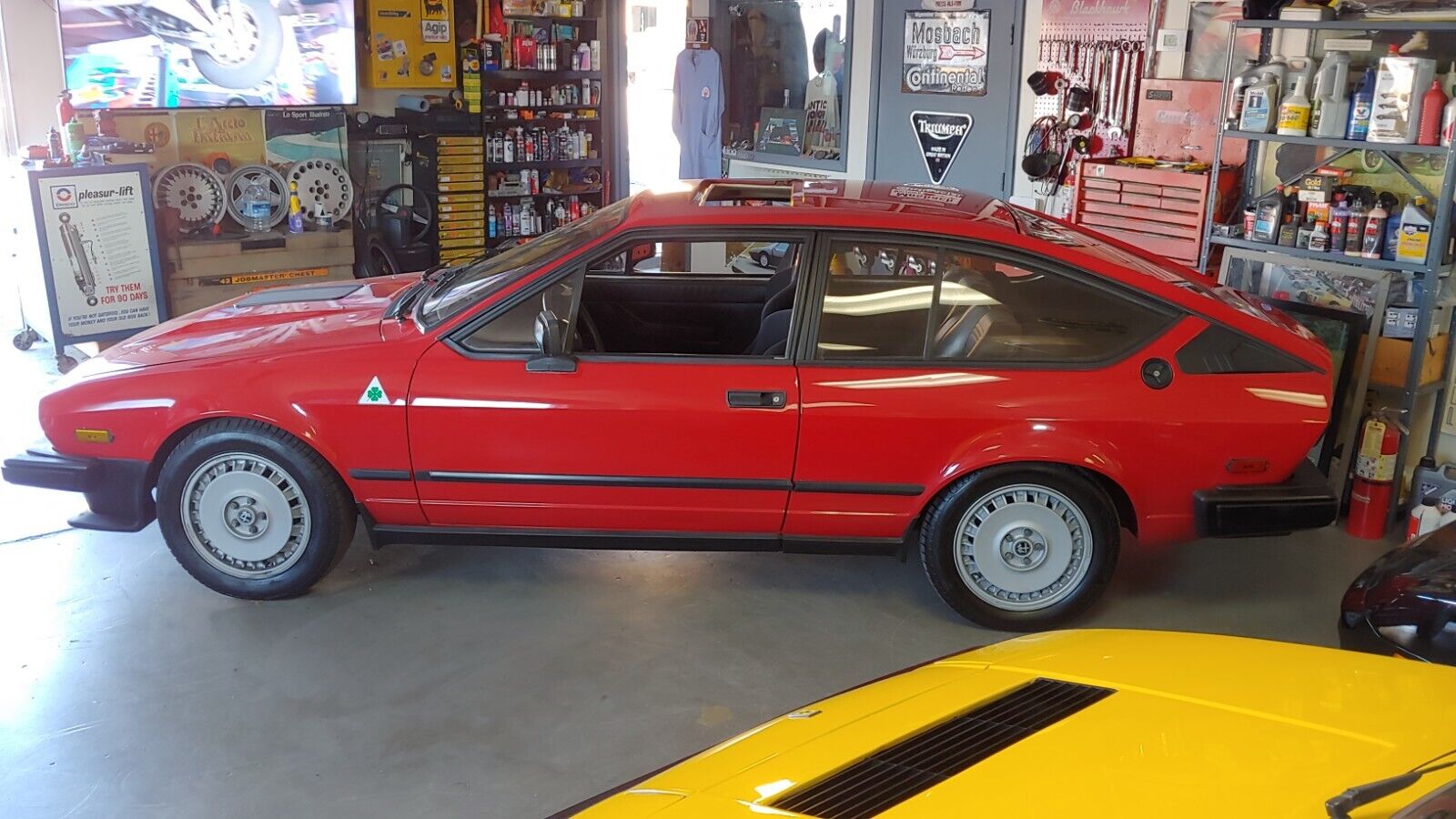 Alfa-Romeo-GTV-6-1984-Coupe-2