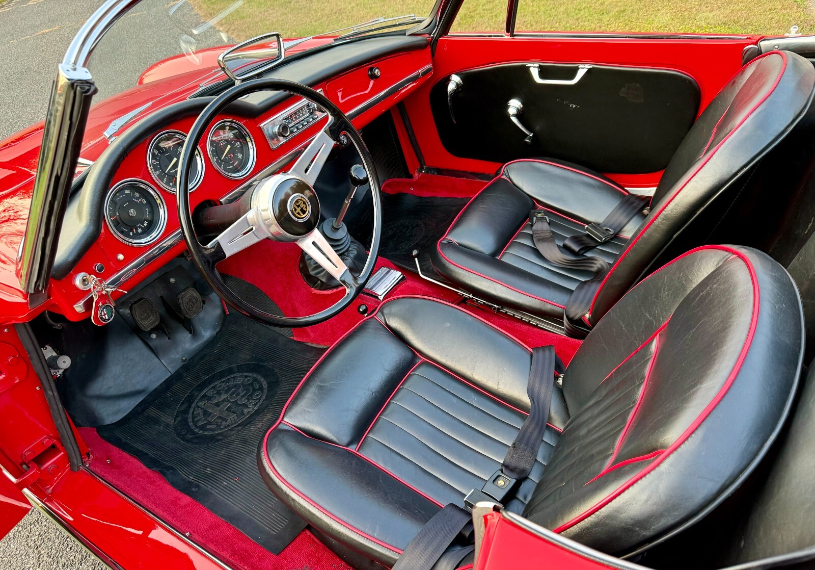 Alfa-Romeo-Giulia-1965-24