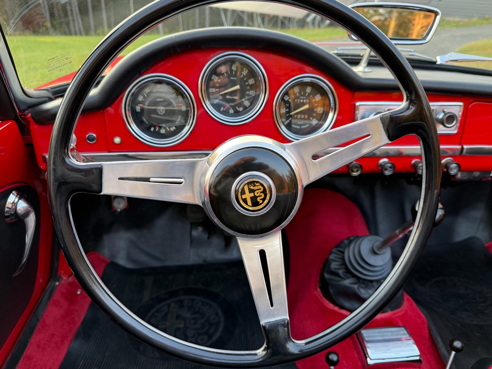 Alfa-Romeo-Giulia-1965-28