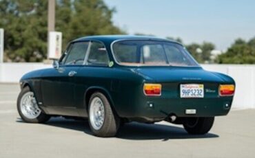 Alfa-Romeo-Giulia-1967-2