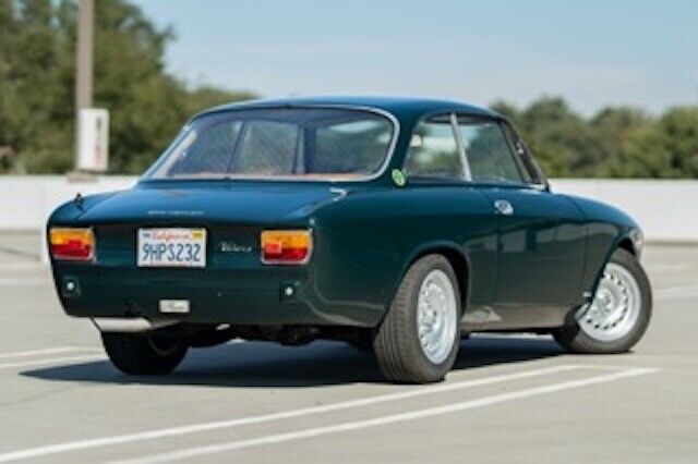 Alfa-Romeo-Giulia-1967-3