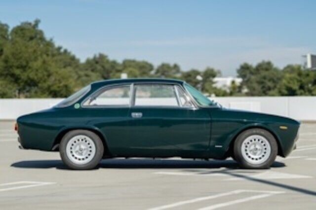 Alfa-Romeo-Giulia-1967-4