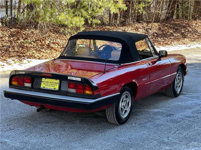 Alfa-Romeo-Spider-1987-10