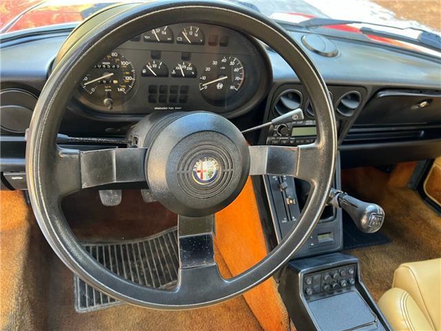 Alfa-Romeo-Spider-1987-21