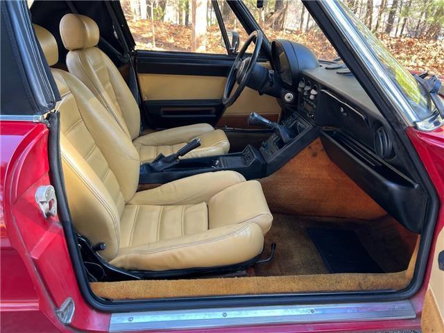 Alfa-Romeo-Spider-1987-26