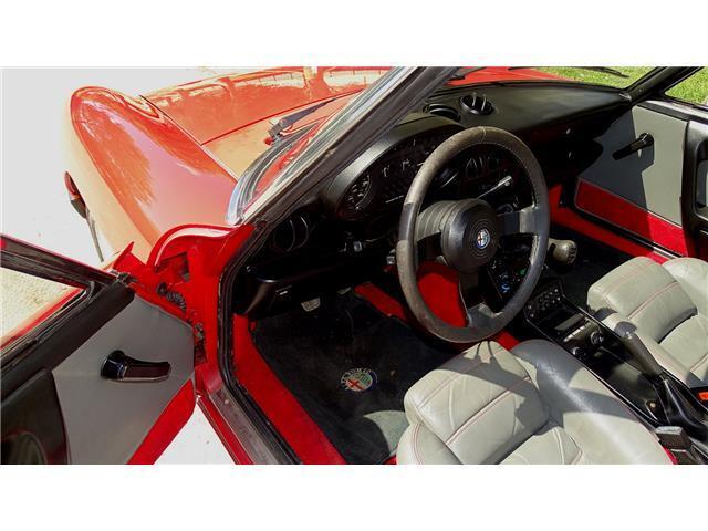 Alfa-Romeo-Spider-1987-CONVERTIBLE-11